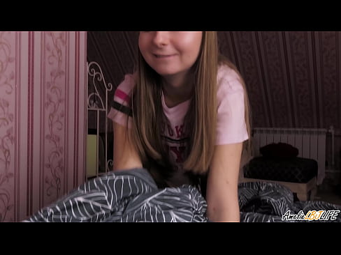 ❤️ Blondie-k bere BFF-ren sakon zurrupatzen du eta esperma jasotzen du ahoan Izorratu bideoa  gurean eu.sexeey.ru ️❤